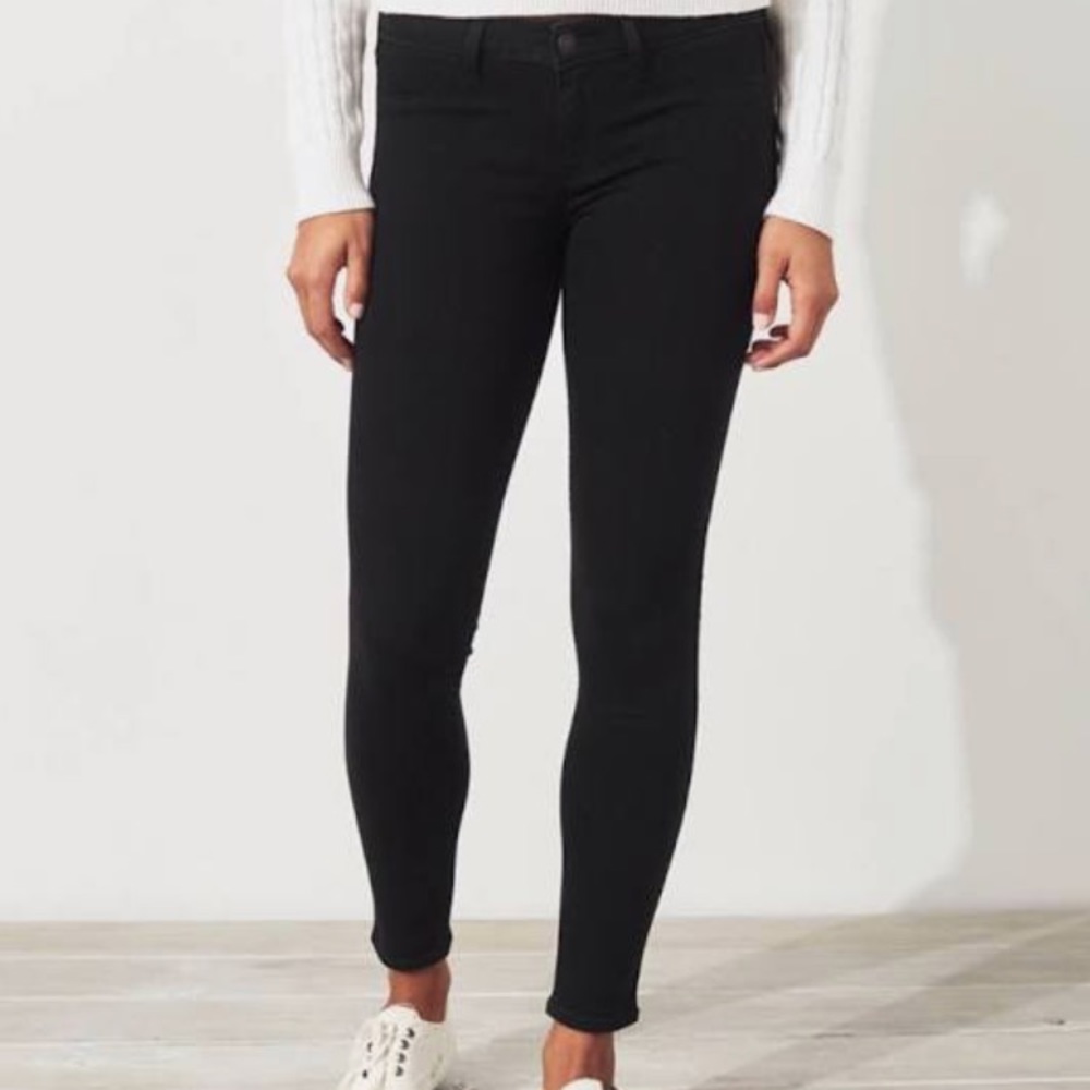 NWOT Hollister Low Rise Super Skinny Jeans